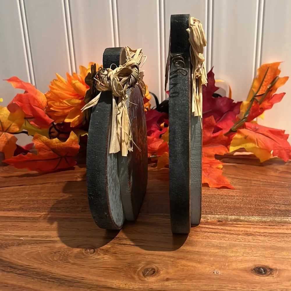 ☀️Clearance- Kirkland’s Home Chunky 3D Wood Metallic Tabletop Pumpkins 2 Pc Set - Picture 5 of 12